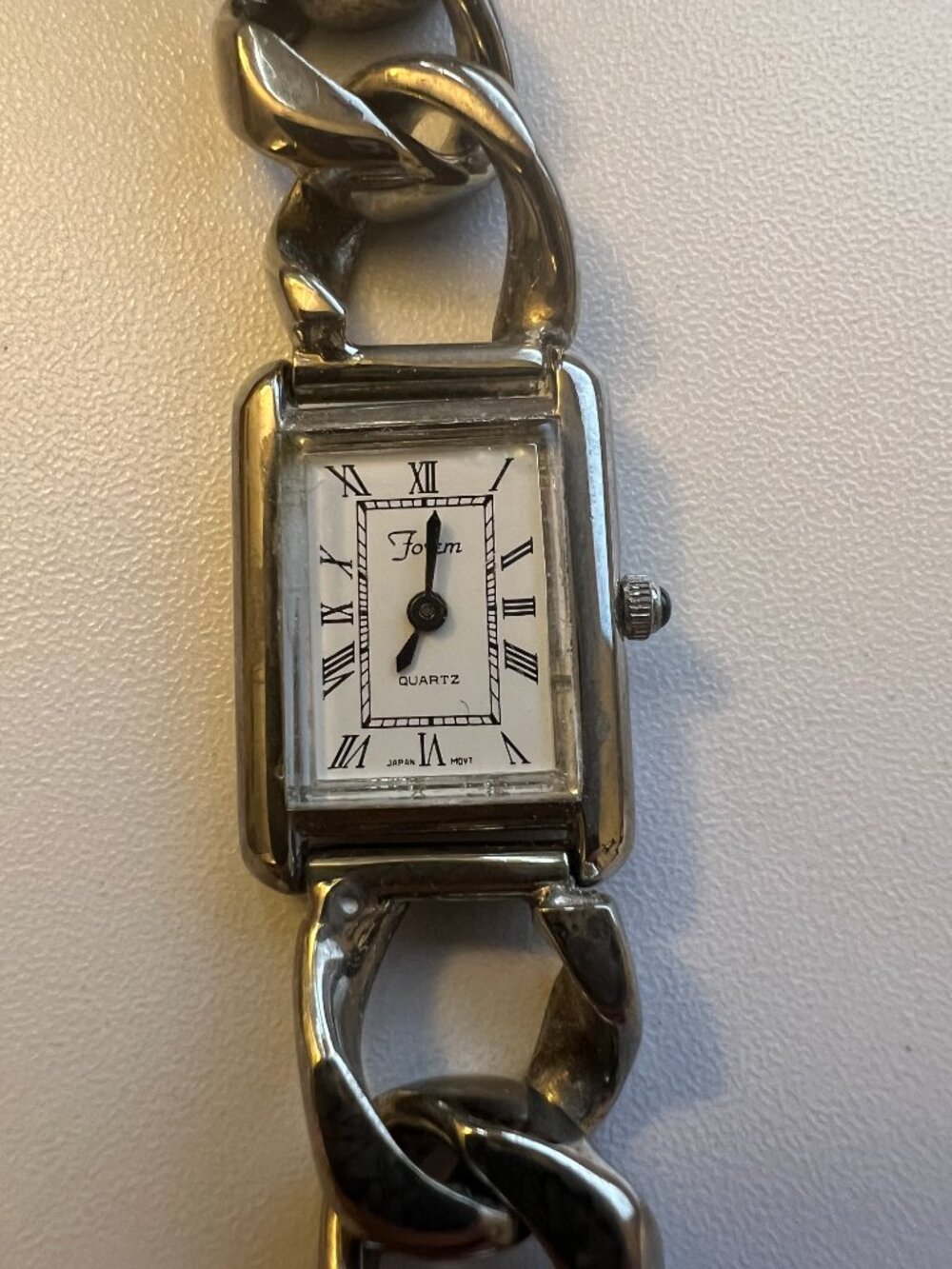 Vintage Chain‑Link Quartz Watch – Stainless Steel Back / Hong Kong